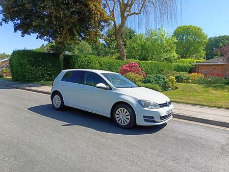 VOLKSWAGEN GOLF 1.2 TSI BlueMotion Tech S
